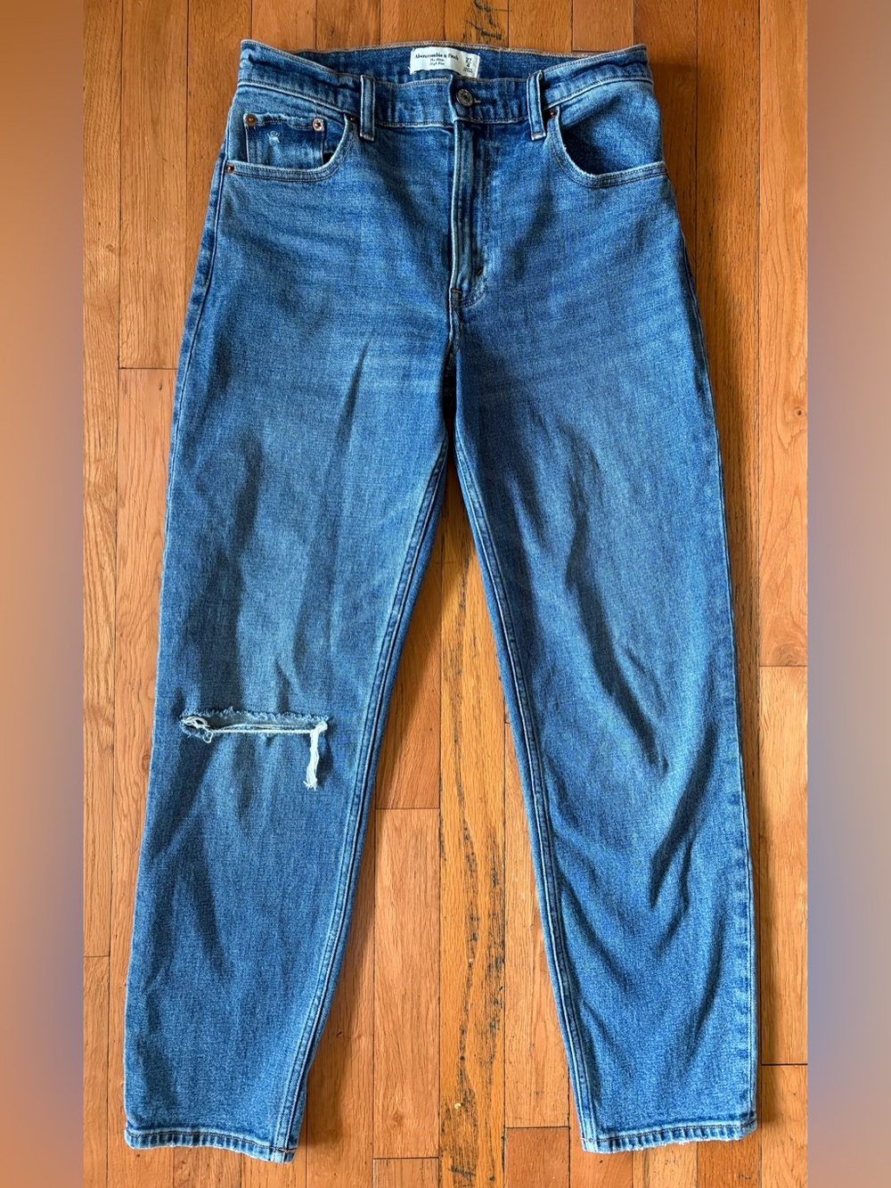 Abercrombie & Fitch The Mom High Rise Distressed Blue Relaxed Jeans
